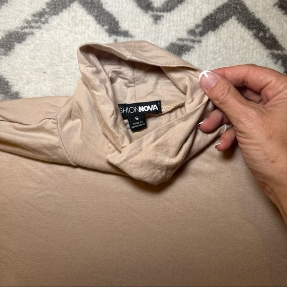 Fashion Nova Turtleneck Bodysuit Sz S - Khaki/Nude Color - Picture 5 of 6
